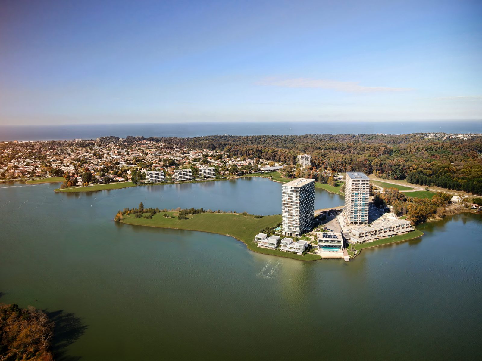 Fachada principal GROU® Rowing — Distrito Calcagno, Carrasco