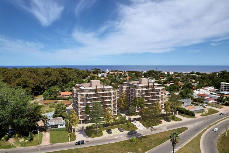 Fachada principal GROU® Bosque — Dos torres residenciales